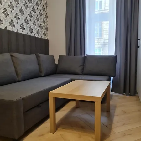 Apartment Samo Centrum, Pkp, Pks